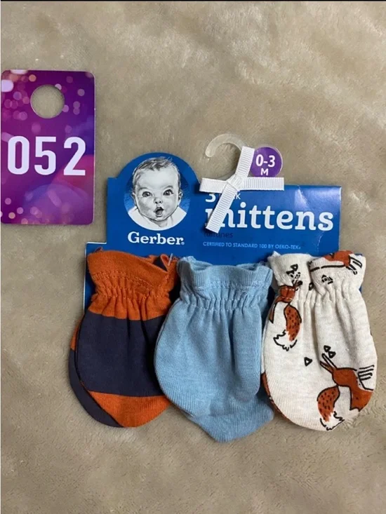 💜 Gerber Baby Mittens Set, 0-3mths - Picture 7 of 7